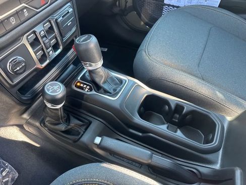 New 2026 Jeep Gladiator Sport image 17