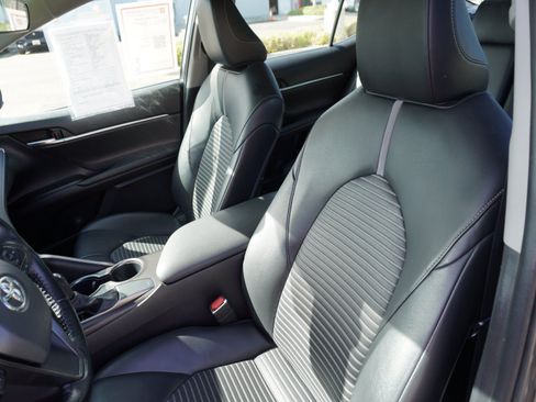 Used 2021 Toyota Camry SE FWD image 19