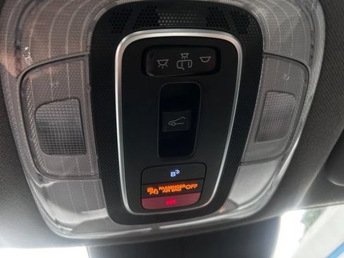 Used 2025 Hyundai Elantra SEL FWD image 29