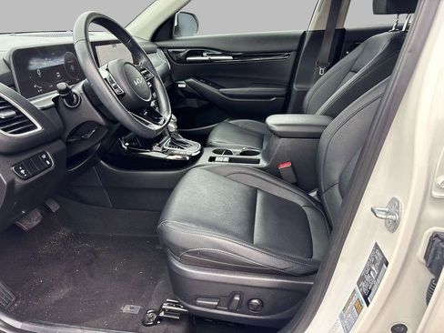 Used 2024 Kia Seltos SX w/ SX Sunroof Package image 9