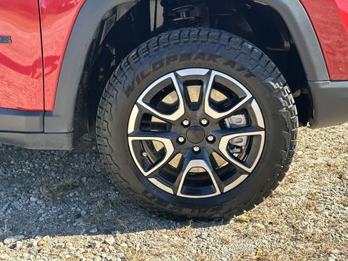 Used 2024 Jeep Compass Trailhawk image 12