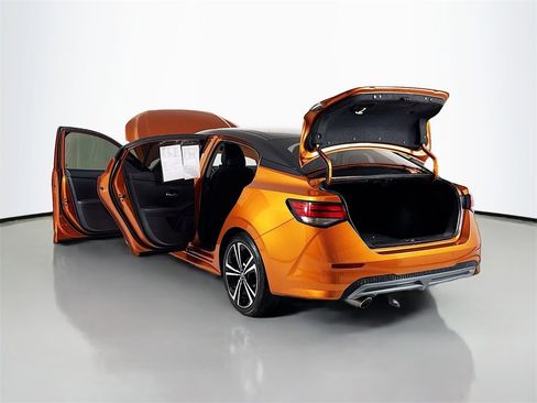 Used 2023 Nissan Sentra SR w/ SR Premium Package image 29