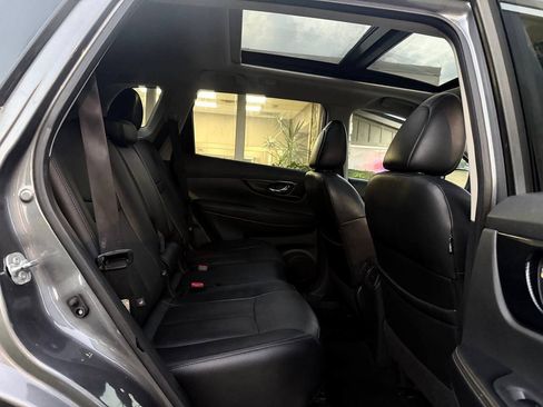 Used 2017 Nissan Rogue SL w/ SL Premium Package AWD/4WD image 19