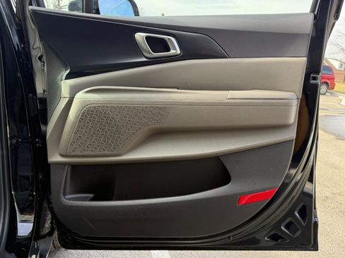 Used 2026 Kia Carnival LXS image 25