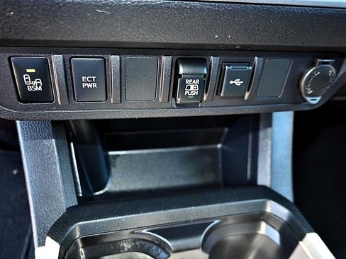 Used 2020 Toyota Tacoma SR5 w/ Technology Package AWD/4WD image 24