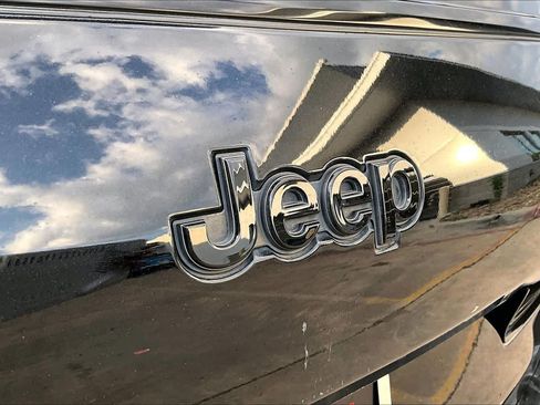 Used 2021 Jeep Grand Cherokee L Laredo AWD/4WD image 10