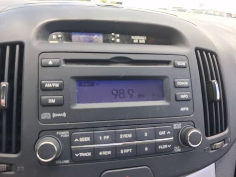 Used 2010 Hyundai Elantra GLS FWD image 22