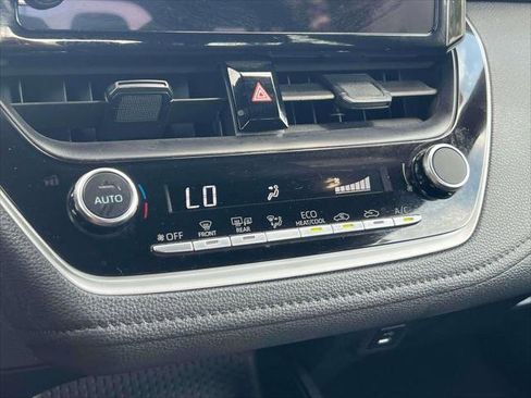 Certified 2024 Toyota Corolla SE image 32