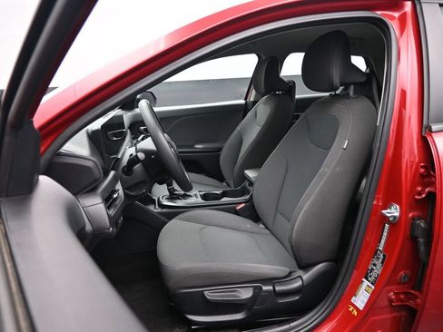 Used 2025 Kia K4 LXS image 22