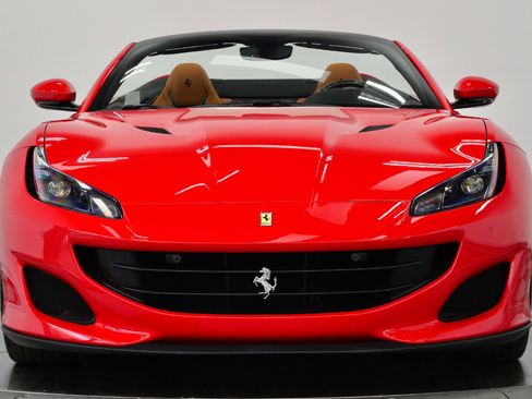 Used 2019 Ferrari Portofino image 4