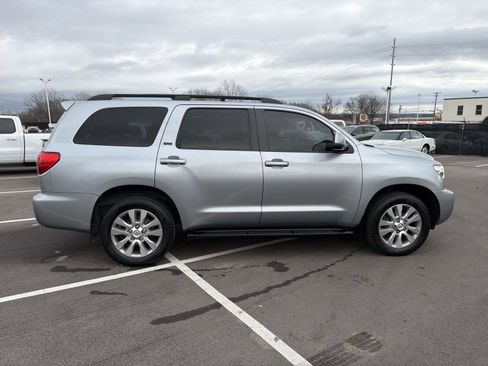Used 2015 Toyota Sequoia SR5 image 20