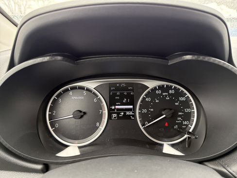 Used 2025 Nissan Versa S w/ Trunk Package image 16