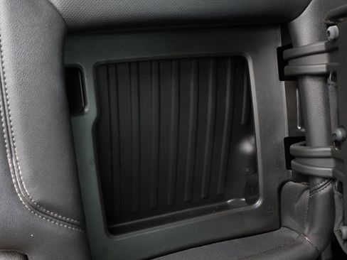 Used 2021 GMC Sierra 1500 SLT w/ SLT Premium Package image 17