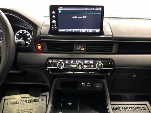 Used 2024 Honda Pilot Touring image 12