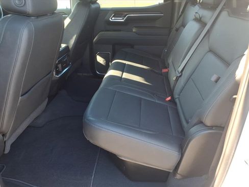 Used 2022 GMC Sierra 1500 SLT w/ SLT Convenience Package AWD/4WD image 7