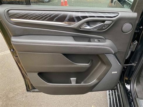 Used 2023 GMC Yukon XL Denali w/ Denali Reserve Package image 12