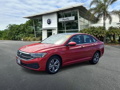 Used 2024 Volkswagen Jetta SE w/ Panoramic Sunroof Package