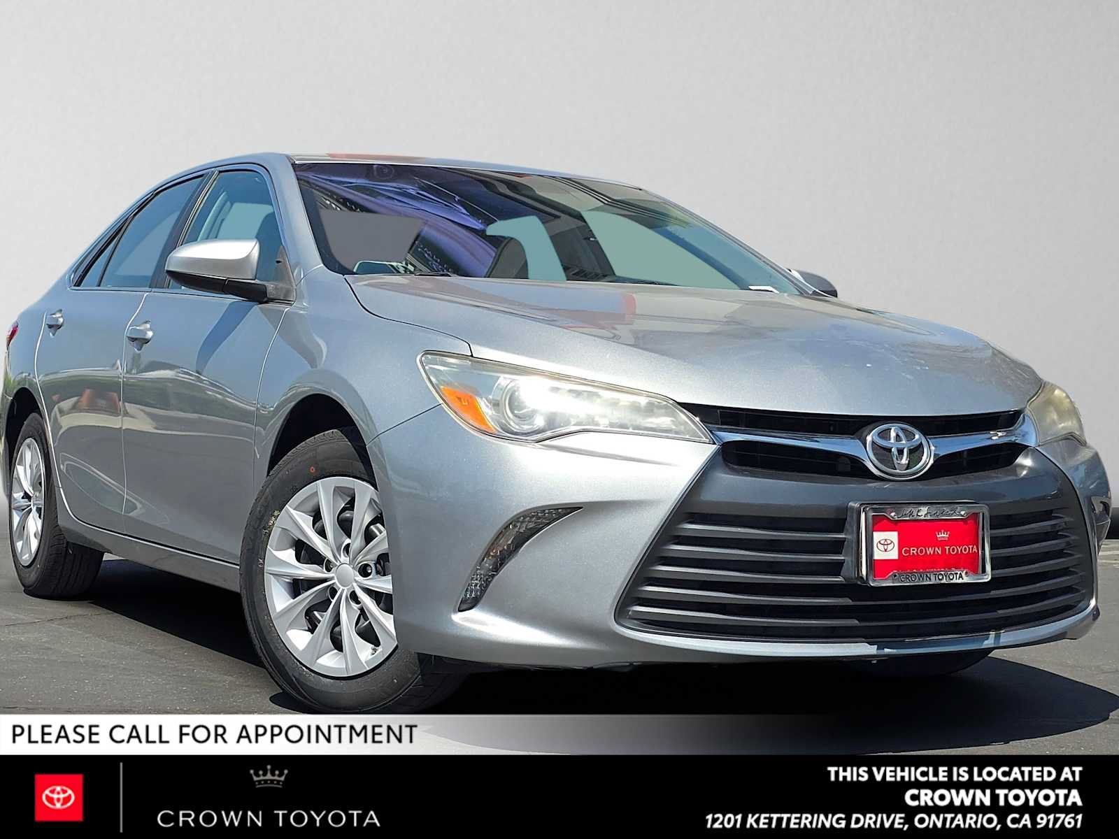 Used 2017 Toyota Camry LE FWD image 1