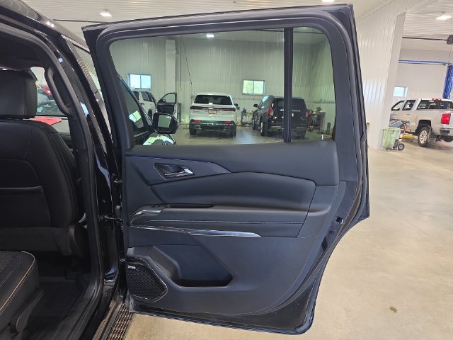 Used 2026 Chevrolet Traverse High Country AWD/4WD image 32