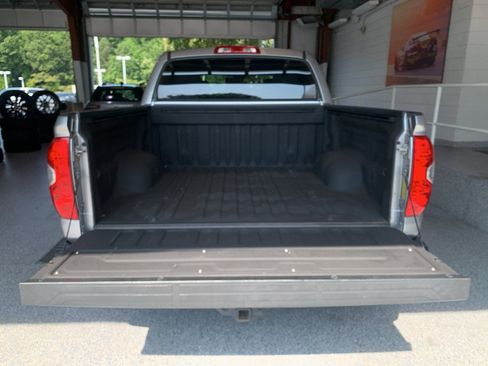 Used 2019 Toyota Tundra SR5 w/ SR5 Upgrade Package AWD/4WD image 11