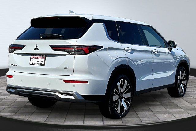 Used 2025 Mitsubishi Outlander SE FWD image 6