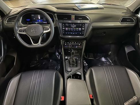Used 2022 Volkswagen Tiguan SE AWD/4WD image 3