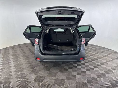 Used 2023 Subaru Outback Premium AWD/4WD image 15