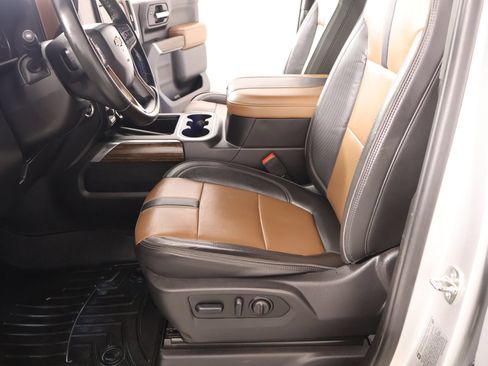 Used 2023 Chevrolet Silverado 2500 High Country w/ Technology Package AWD/4WD image 12