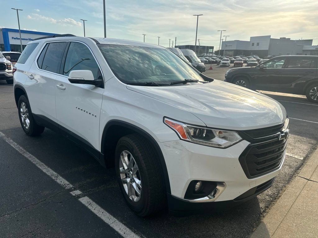 Used 2020 Chevrolet Traverse LT FWD image 3