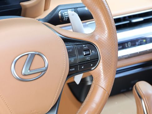 Used 2019 Lexus LC 500 Coupe w/ Performance Package RWD image 21