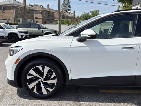 Used 2023 Volkswagen ID.4 2WD image 4