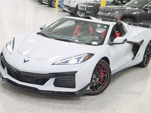Used 2024 Chevrolet Corvette Z06 w/ Z07 Performance Package image 7
