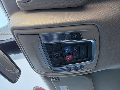 Used 2019 RAM 1500 Laramie image 29