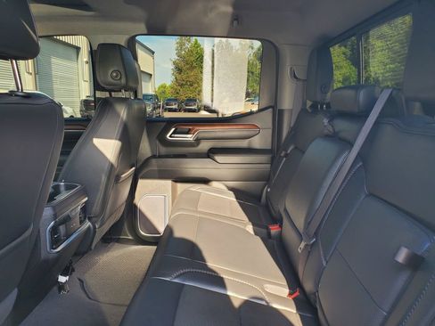 Used 2023 GMC Sierra 1500 Denali w/ Denali Reserve Package AWD/4WD image 11
