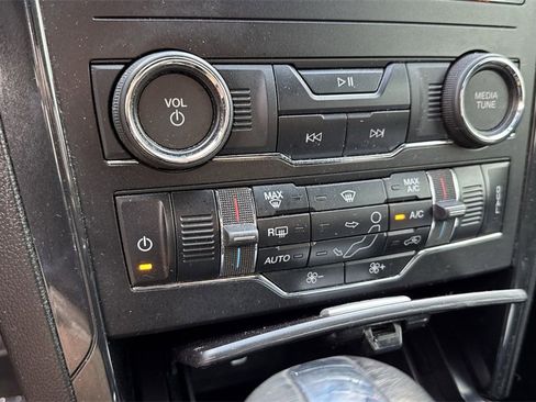 Used 2019 Ford Explorer XLT w/ Equipment Group 201A image 51