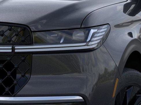 New 2026 Lincoln Navigator L Reserve w/ Jet Appearance Package image 18