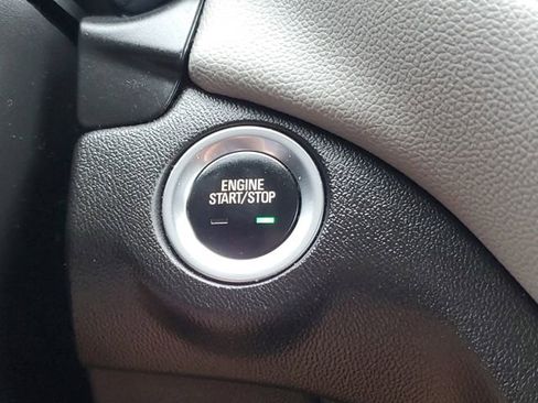 Used 2020 Chevrolet Equinox LT AWD/4WD image 22