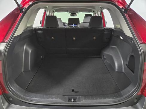 Used 2022 Toyota RAV4 XLE AWD/4WD image 27
