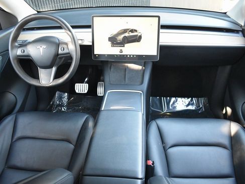 Used 2022 Tesla Model Y Performance image 32