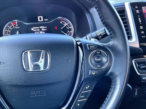 Used 2018 Honda Pilot Touring image 25