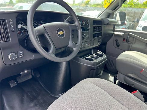 Used 2019 Chevrolet Express 2500 RWD image 14