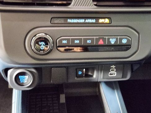 Used 2025 Ford Maverick Tremor AWD/4WD image 23
