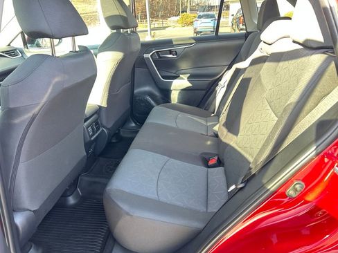 Used 2025 Toyota RAV4 XLE image 27