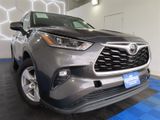 Used 2021 Toyota Highlander LE image 3