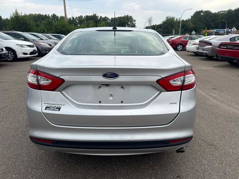 Used 2015 Ford Fusion SE FWD image 6