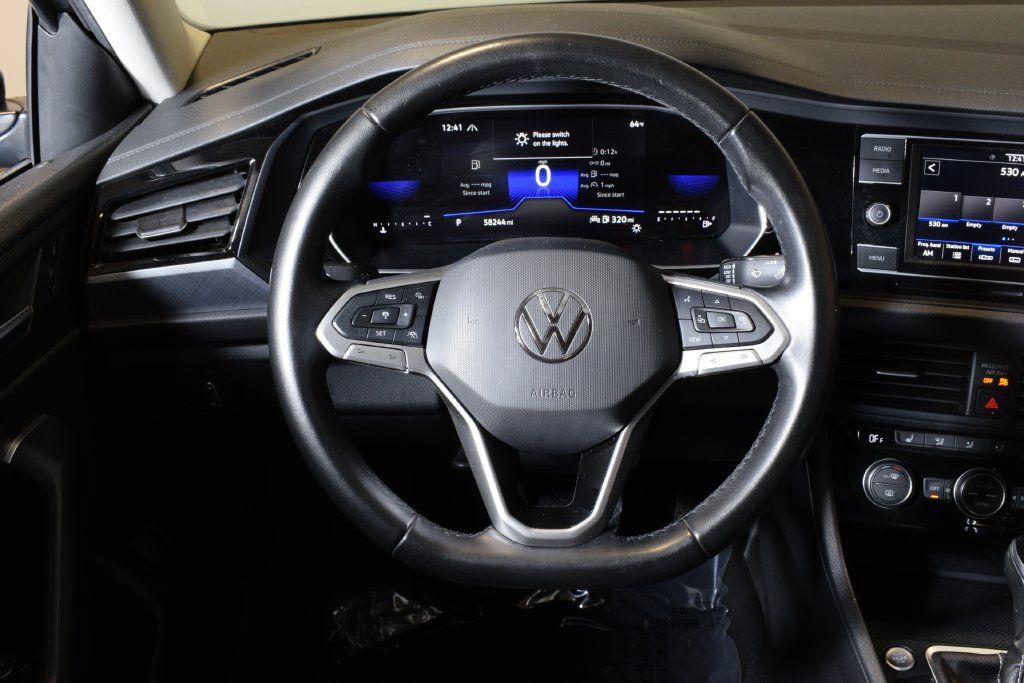 Used 2024 Volkswagen Jetta SE FWD image 19