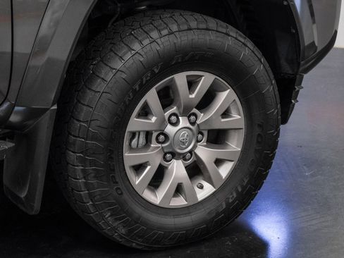 Used 2017 Toyota Tacoma SR5 image 50