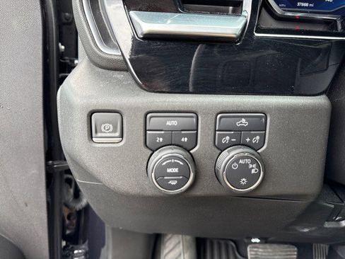 Used 2022 Chevrolet Silverado 1500 LT image 20