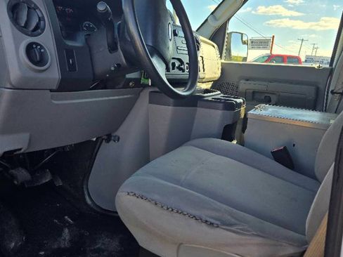 Used 2010 Ford E-250 and Econoline 250 image 5