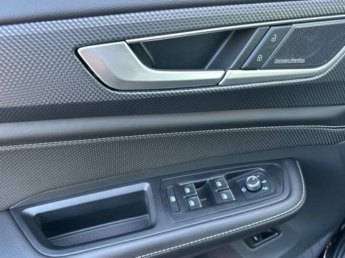 New 2026 Volkswagen Atlas Cross Sport SEL Premium R-Line AWD/4WD image 9